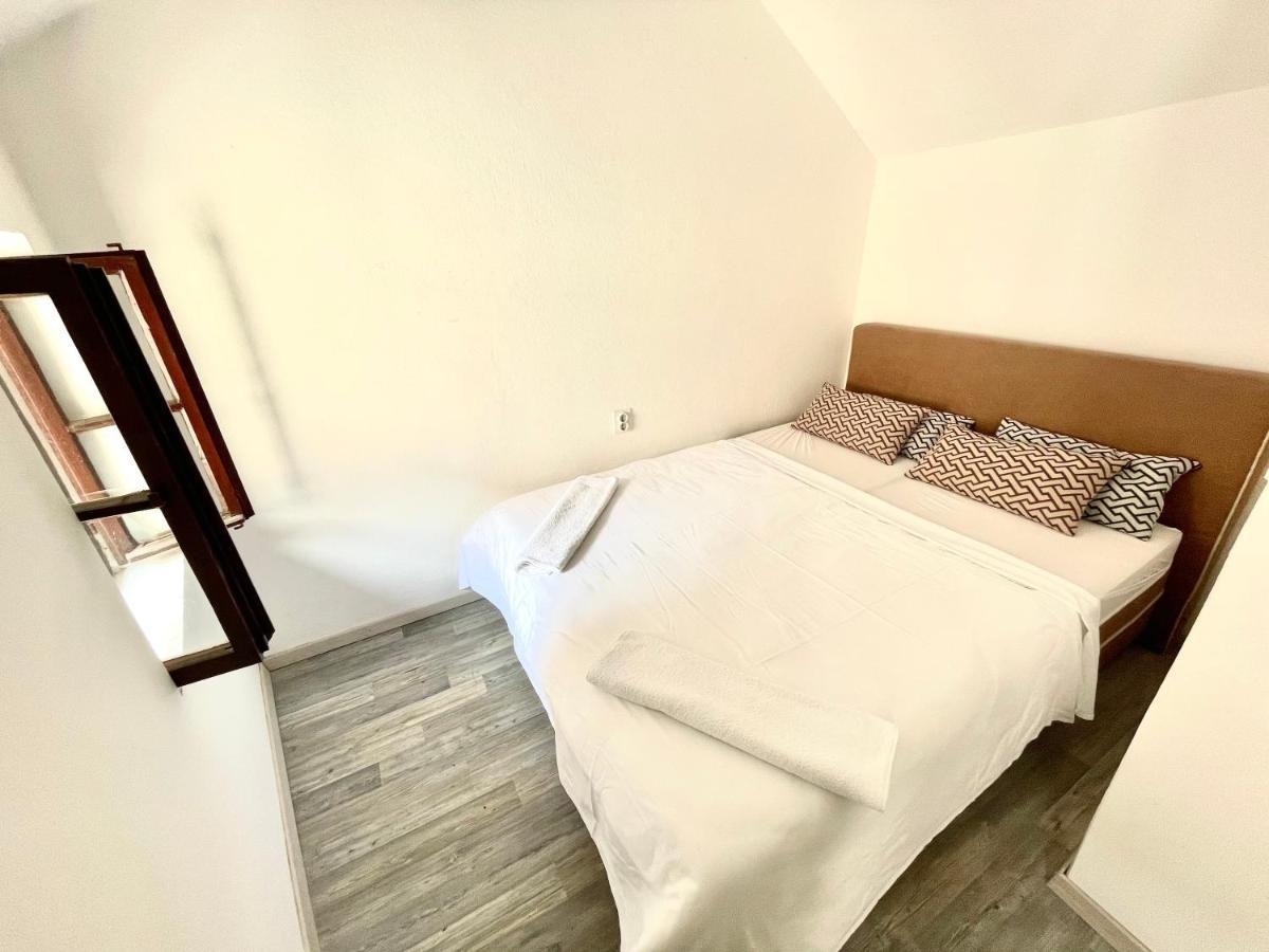 St.Tripun Apartment Kotor Luaran gambar